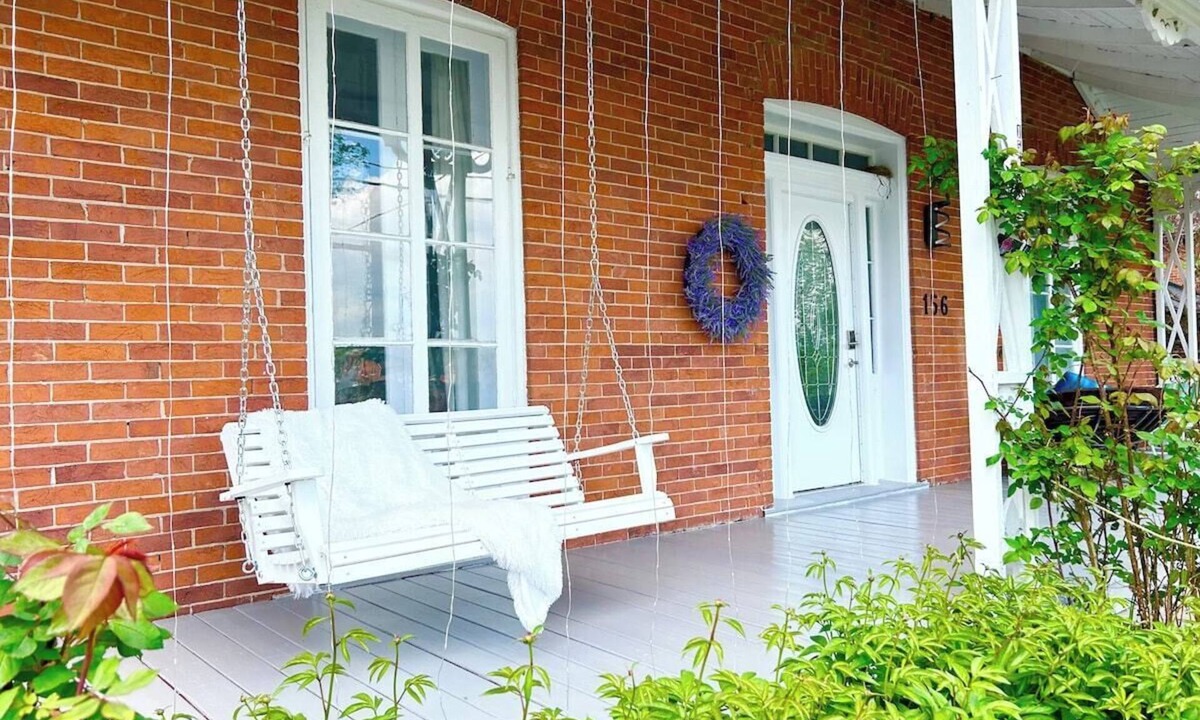 Campbellford House | Luxury Riverfront Home, Moon River Retreat with Hot tub in Campbellford