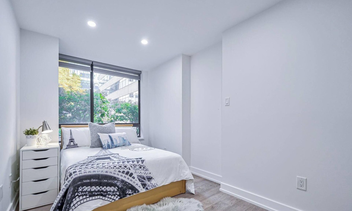 Grange Park Apartment | Luxury specious condo at center of downtown Toronto