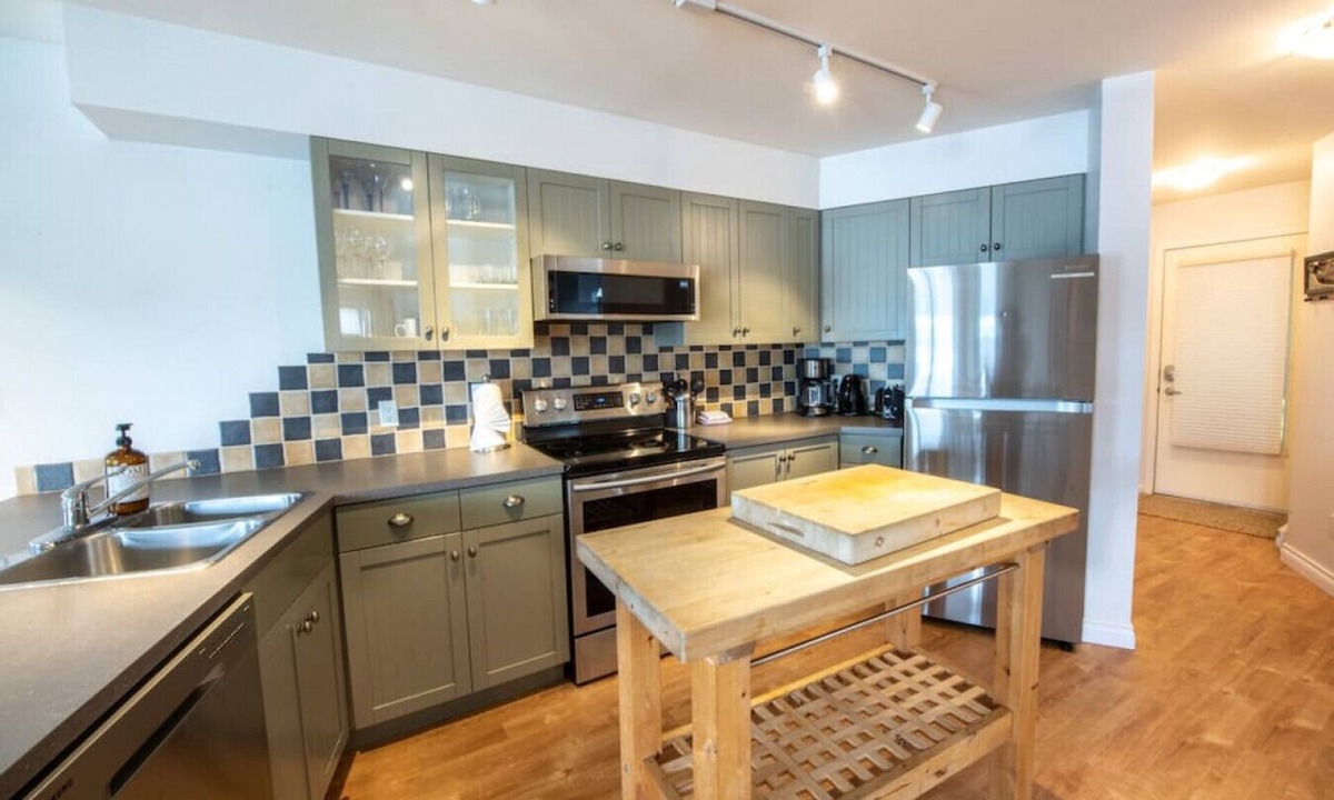 Tofino Condo | Luxury Tofino Oceanfront 2br Condo Directly Downtown