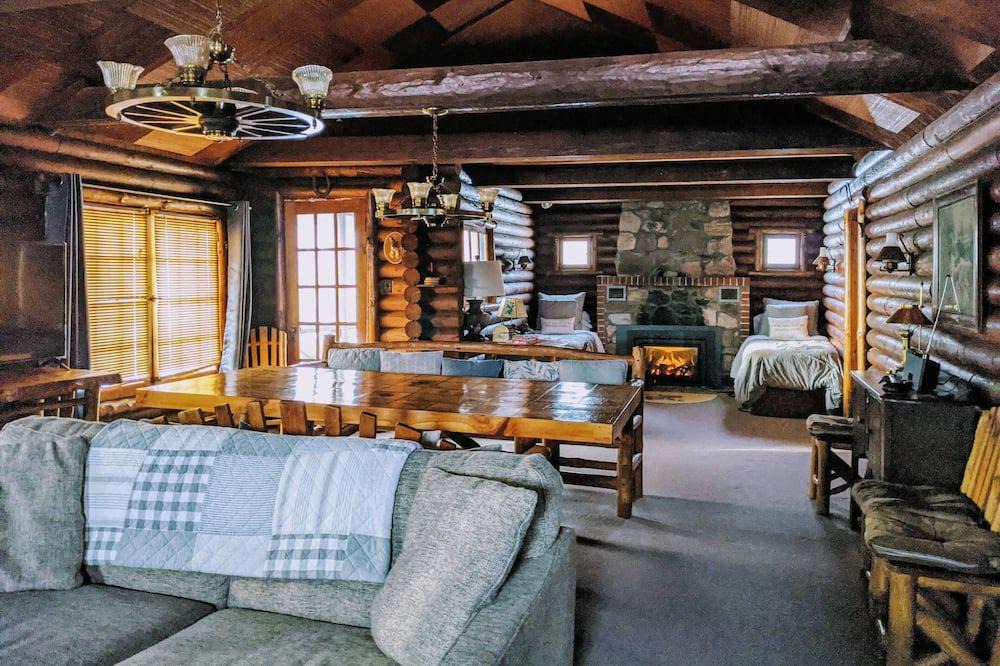 Turkey Point Cabin | Mabee Marsh Cabin - Rustic wooded lodge on the bluffs on Turkey Point