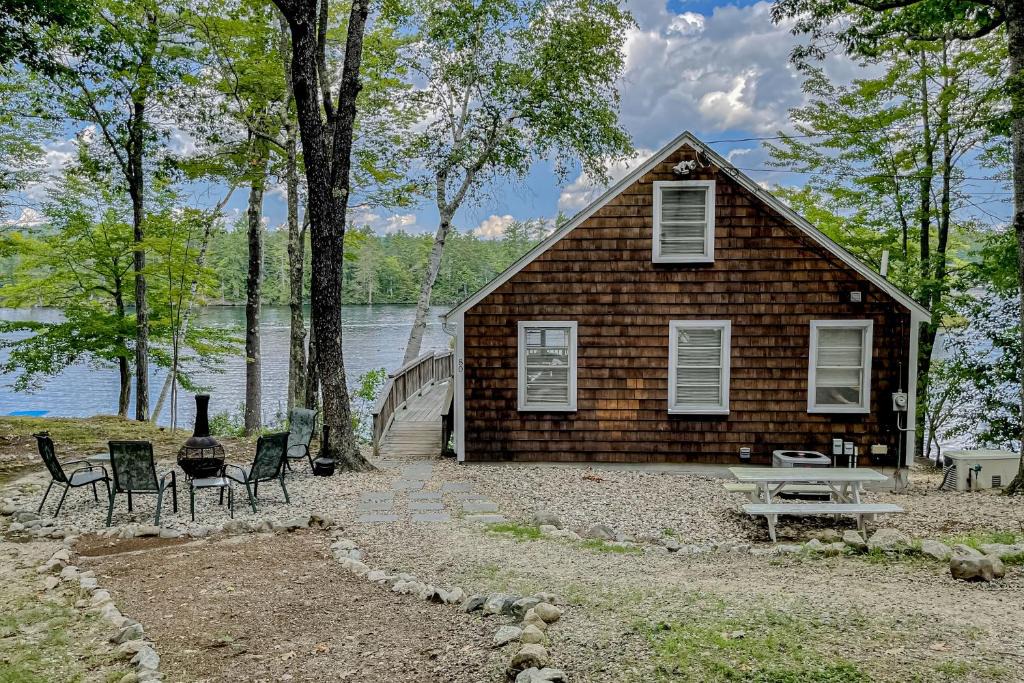 Pine River Pond House | Maggie