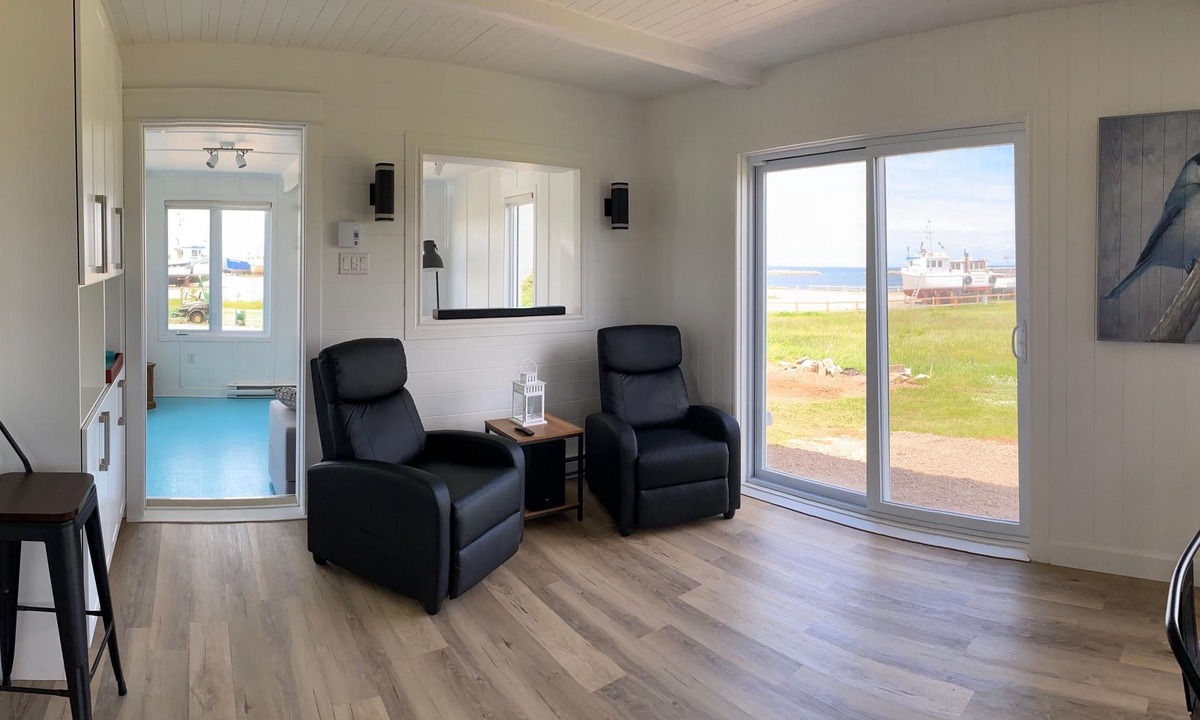 L'Etang-du-Nord House | Magnifique maison - îles de la Madeleine - Ideal location: sunsets