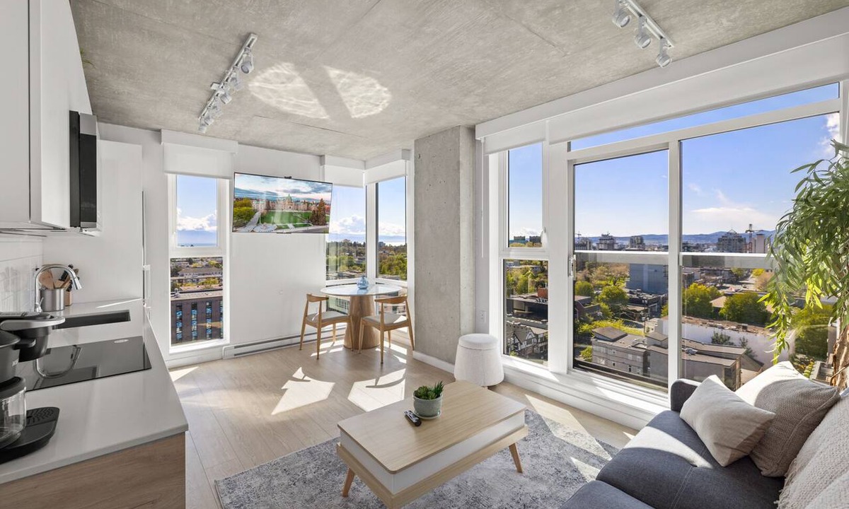 Harris Green Condo | Majestic Views at The Mod