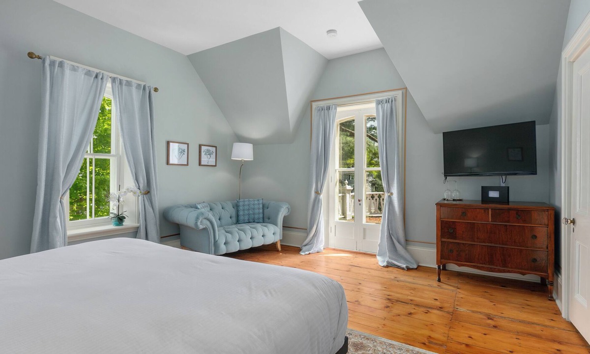 Cowansville House | Manoir Sweetsburg