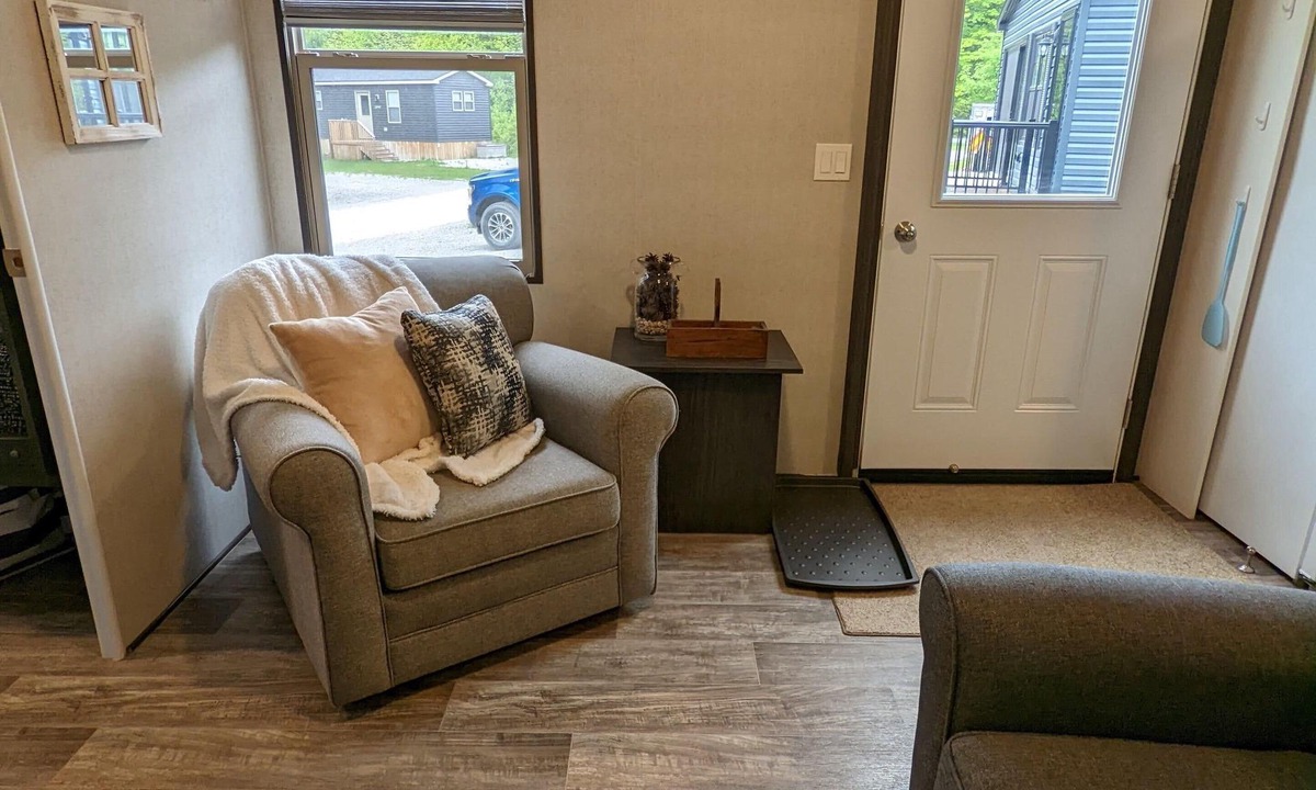 Washago Cottage | Memories at Serene Spruce Cottage Shamrock Bay Resort