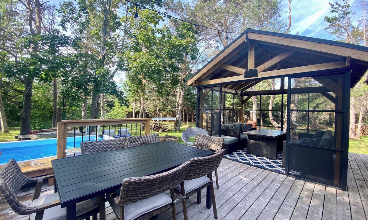 York Cottage | Miles Away Cottage