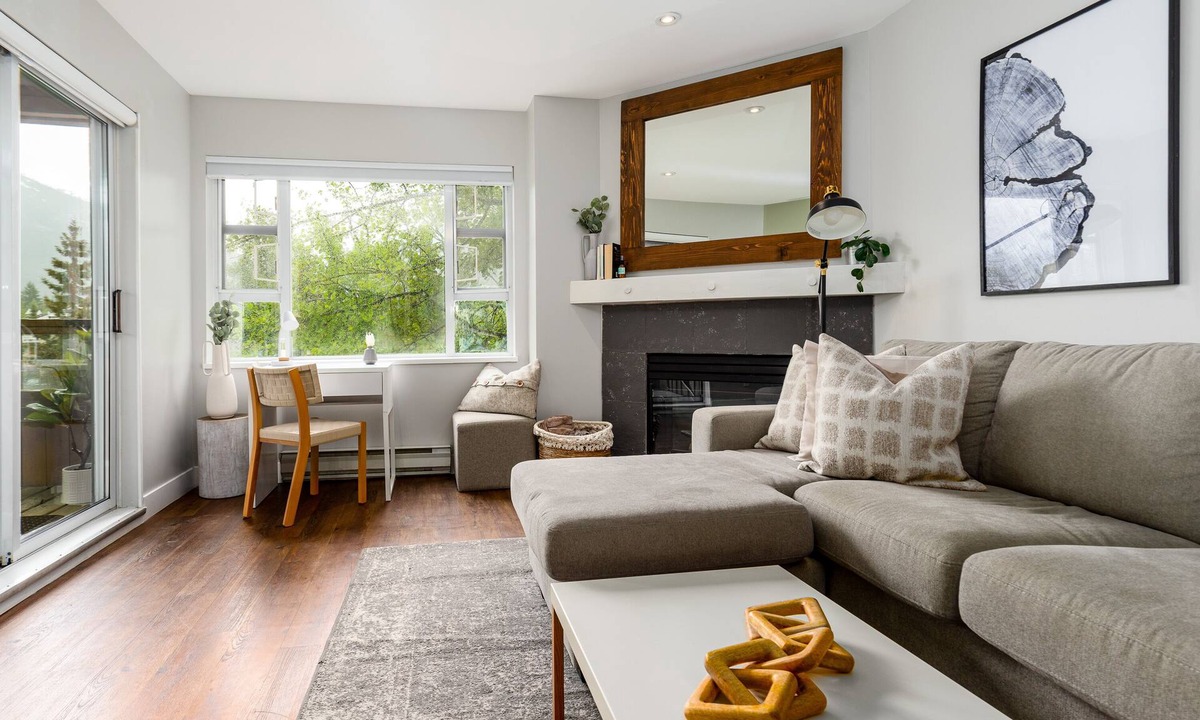 Village North Condo | ❄︎Misty Mountain❄︎ | 1 BR 10 Min Walk to Gondola | Hot Tub & Views