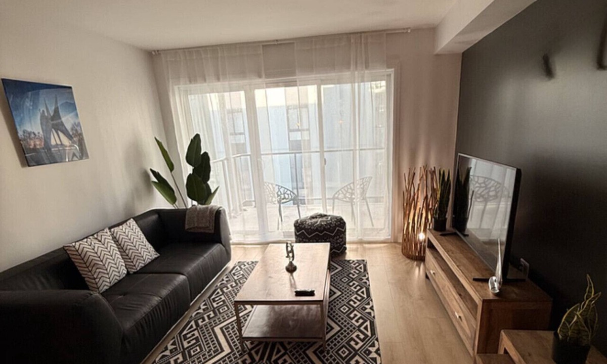 Plateau Apartment | Modern 1BD Sainte-Foy Suite w/Indoor Pool, Gym, Yoga Studio & Rooftop