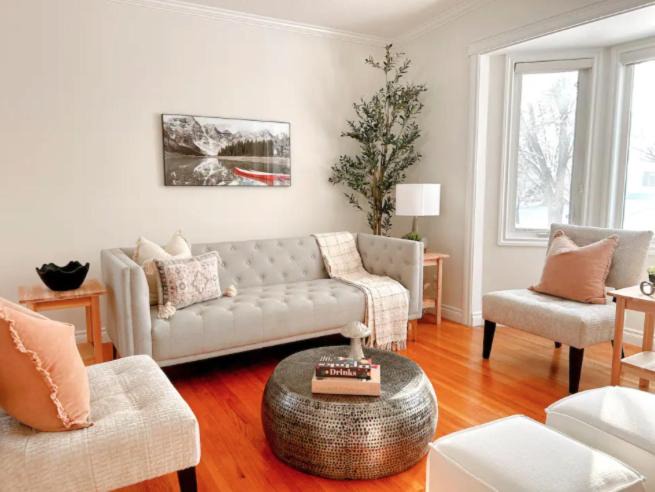 Northwest Calgary House | Modern 3BR Near Airport & DT