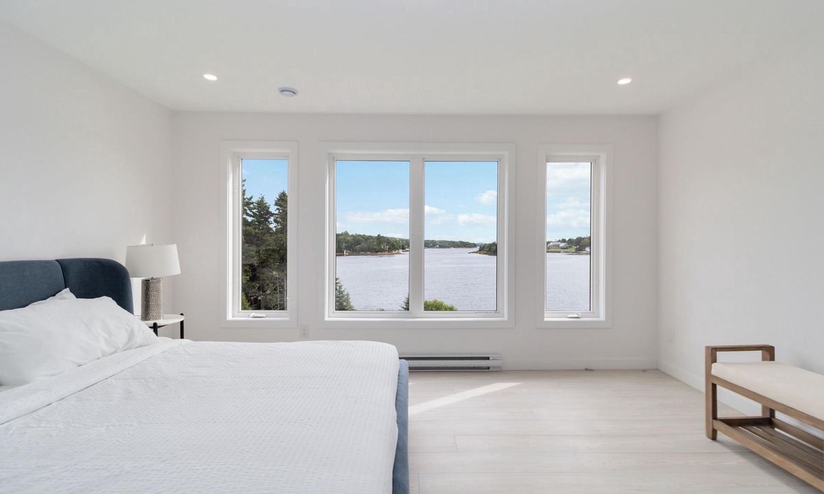 Bayside House | Modern 4Bdr House w/Ocean Beachfront & Backyard 20min to Halifax & Peggy's Cove