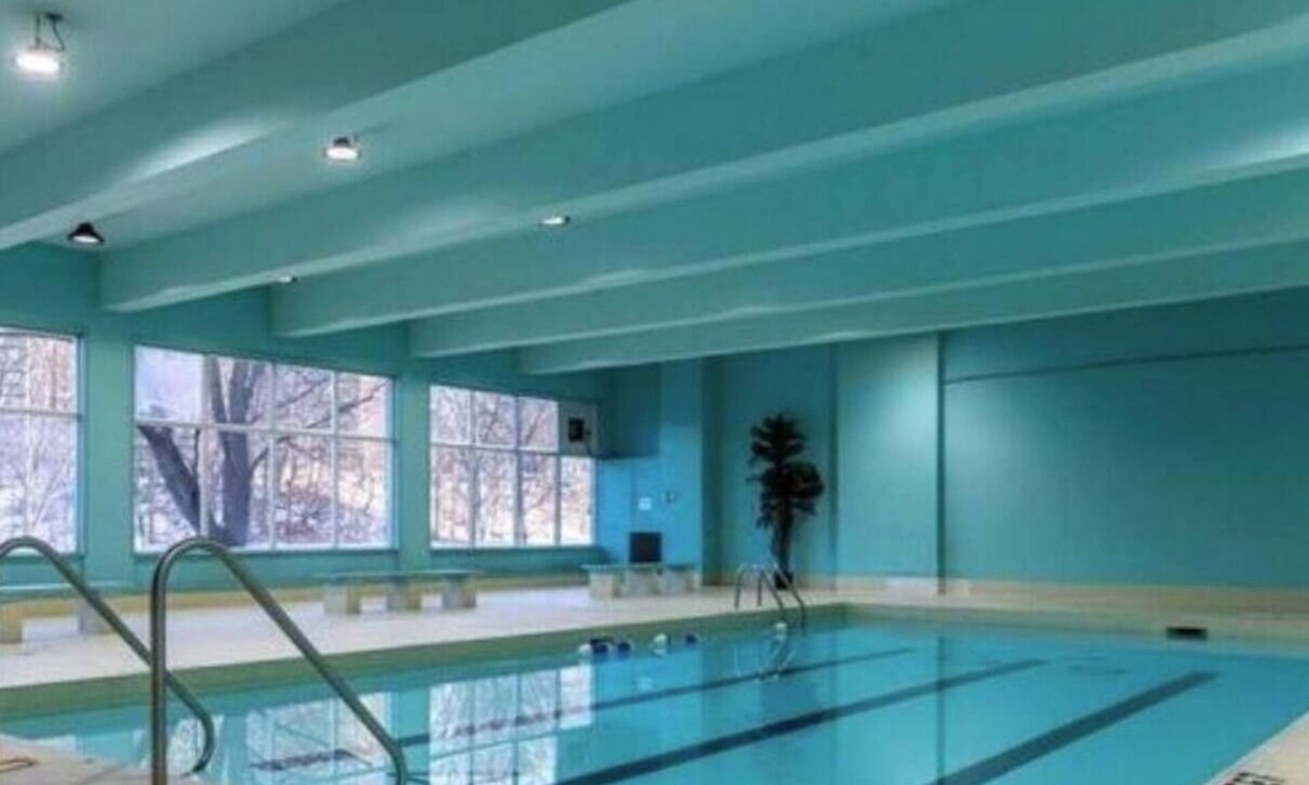 Hamilton Apartment | Modern Condo located in quiet area near downtown