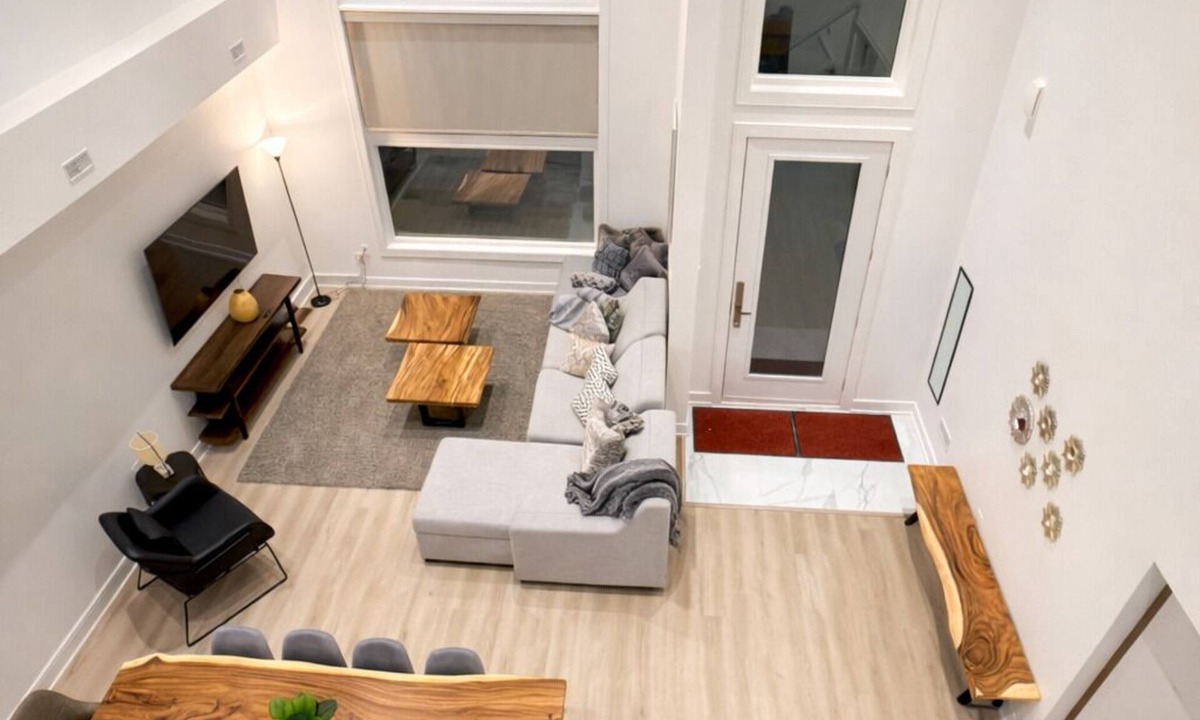 Cumberland Beach Cottage | Modern Cottage Home I 3+1BR I Sleeps 11 I Near Lakes