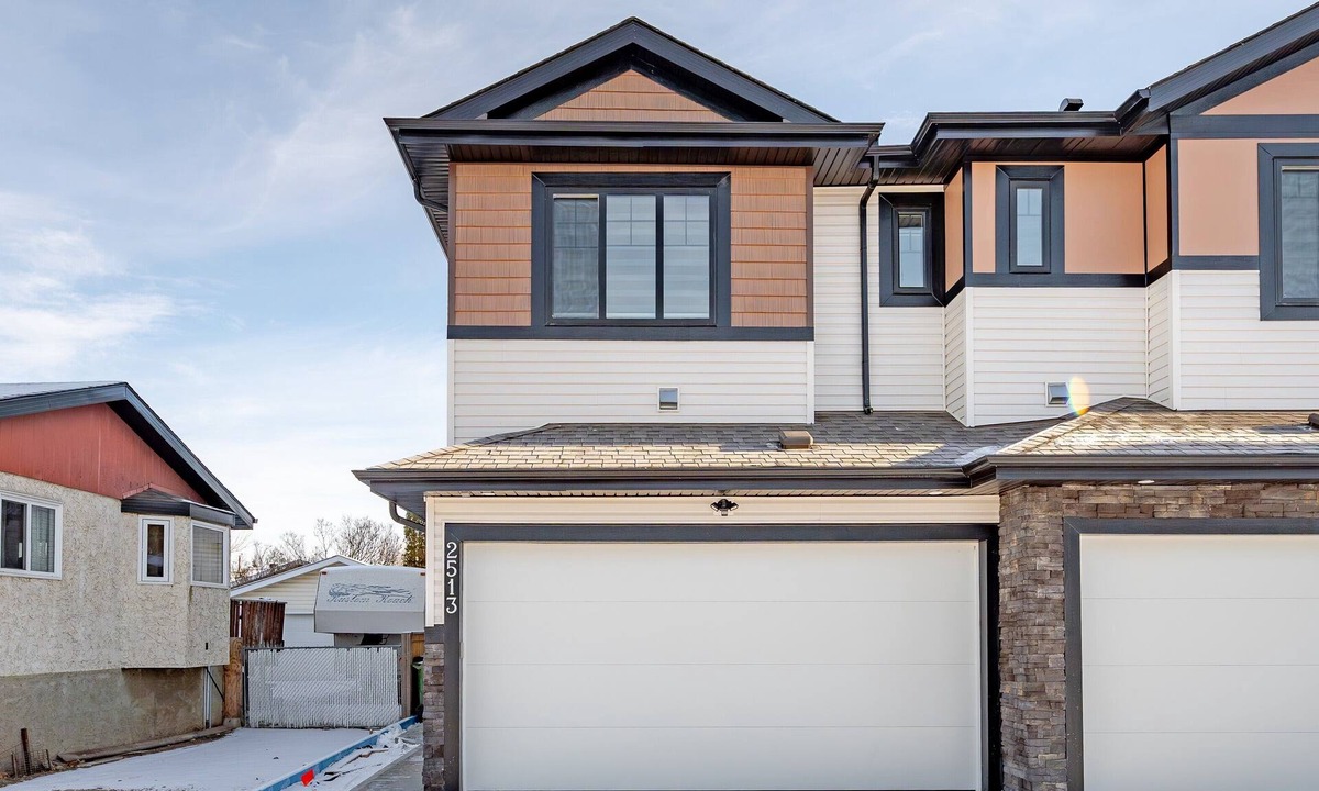 Southeast Edmonton House | Modern Duplex with AC Nearby Grey Nuns & Sleeps 8