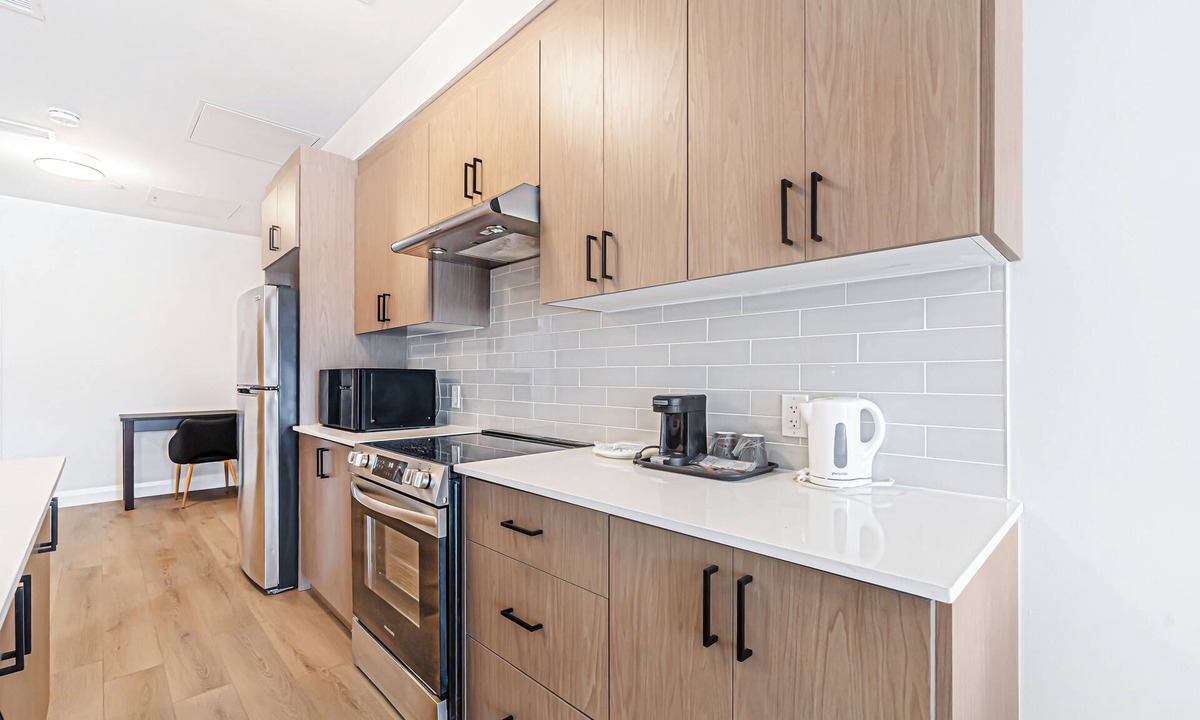 Dean Park Apartment | Modern Fully Furnished 1 Bedroom Apartment Unit 2