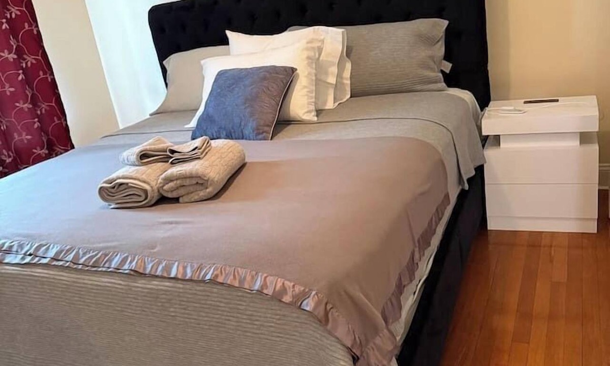 Roxbury Apartment | Modern Home in Central Boston!king Room (Island Breeze# 1)