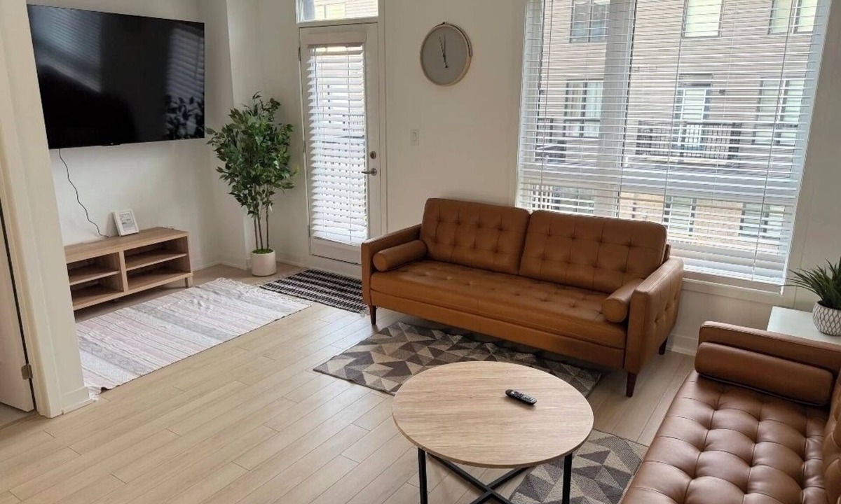 Ajax House | Modern Home Near Ajax GO | Easy Access to Toronto