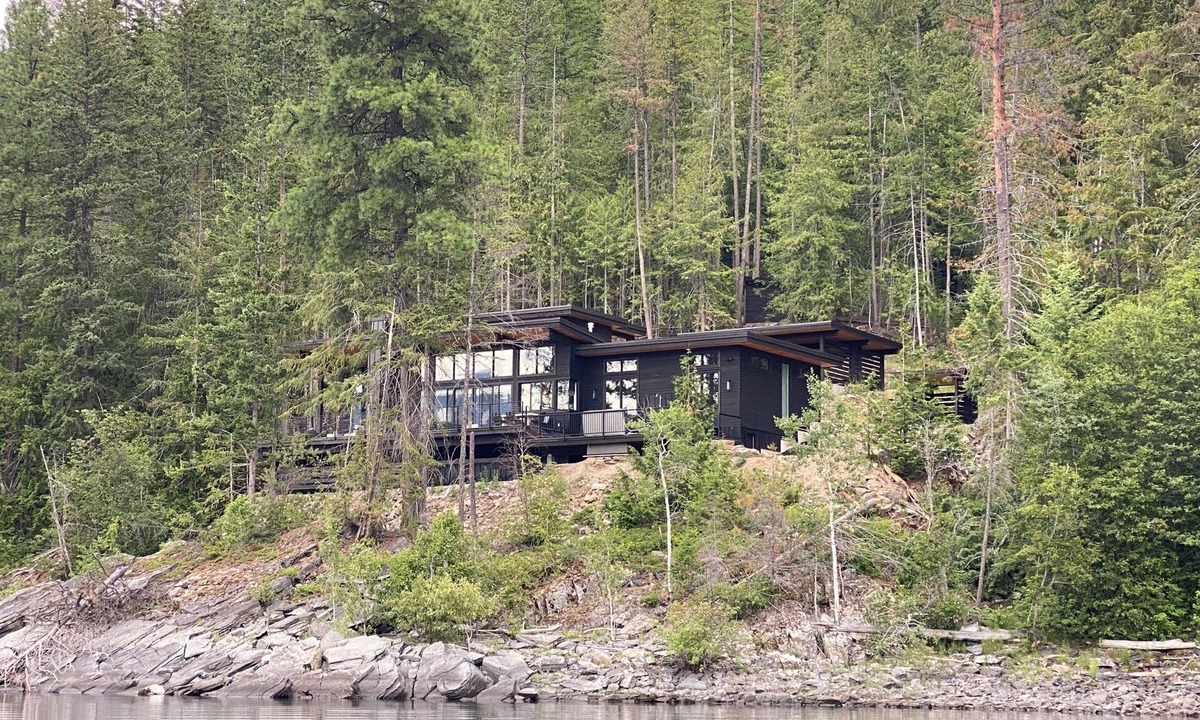 Riondel House | Modern Japanese-Inspired Lakefront Retreat