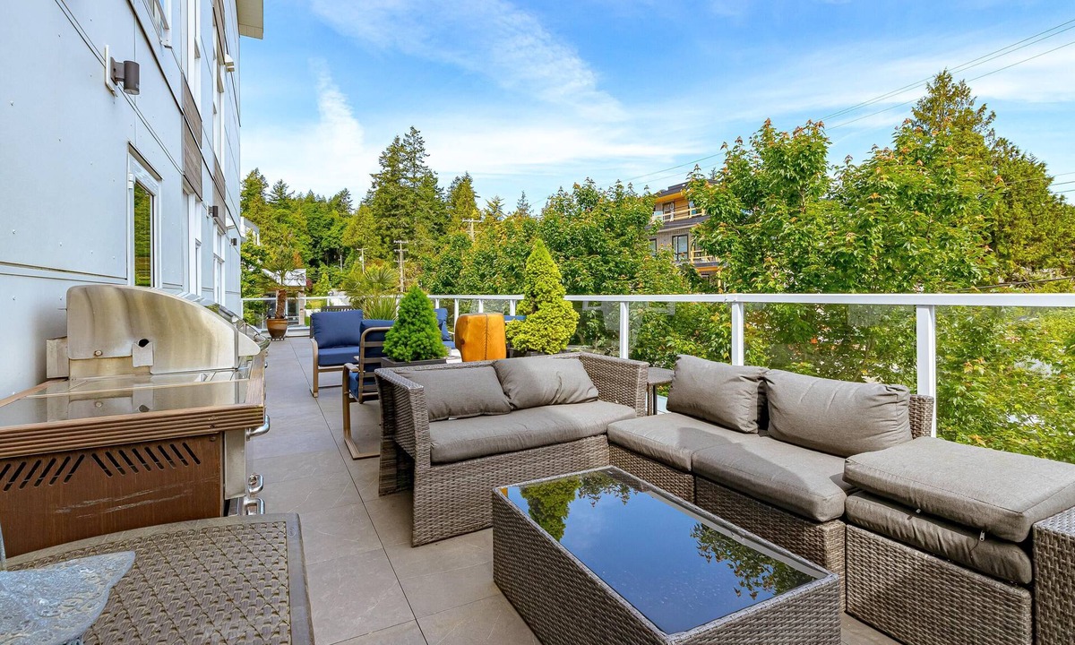 Cordova Bay Condo | Modern Living Across from the Beach