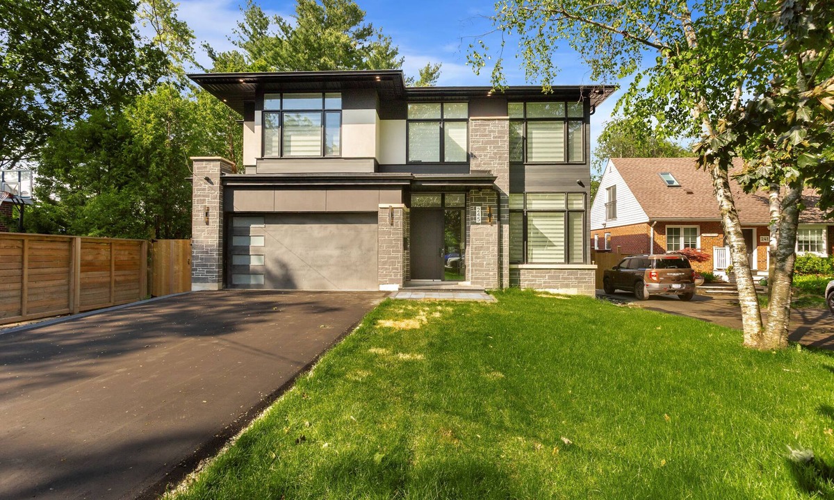 Bronte House | Modern Luxury Home | Minutes to Bronte Harbour & Downtown Oakville