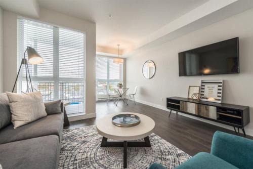 Downtown Victoria Apartment | Modern Old Town Suite With Private Balcony