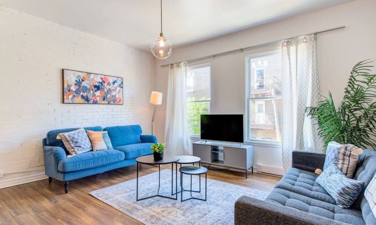 Plateau Mont Royal Apartment | Mont-Royal Apartment Near Saint-Laurent & Denis