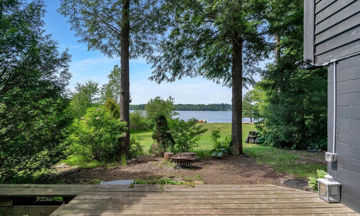 Bala Cottage | Moon River Cottage Sanctuary With Private Beach in Bala!