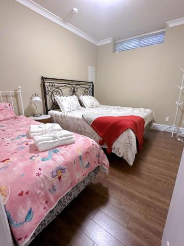 Marpole Villa | Moon rooms