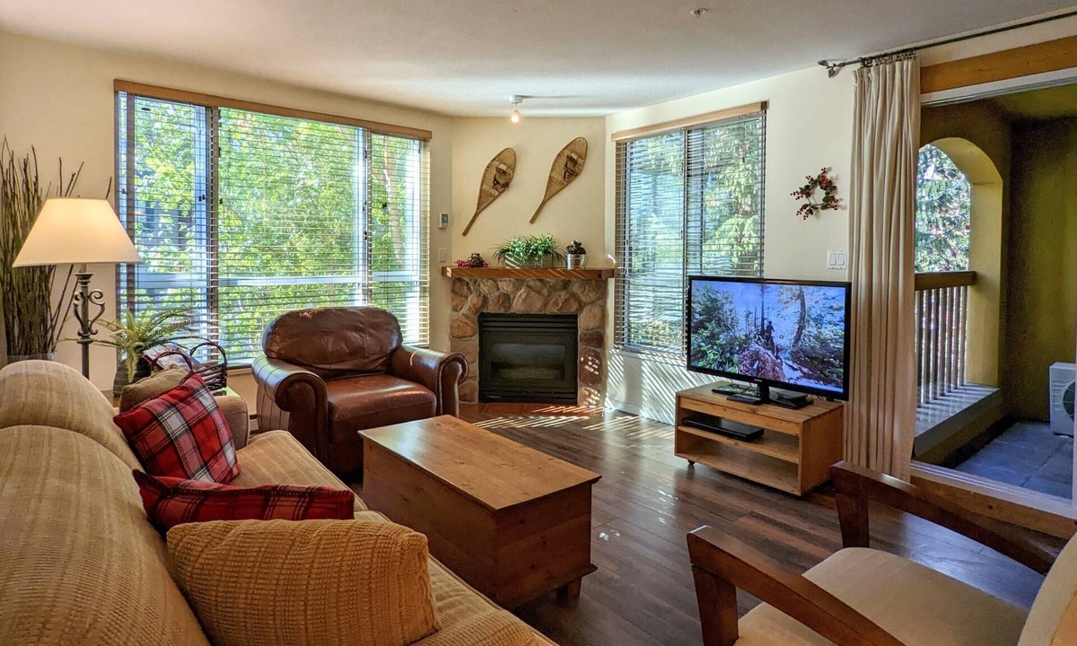 Village North Condo | Mountain-Chic Village Location! Heart of Whistler - Minutes to Gondola