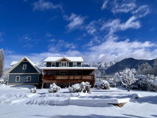 East Kootenay Bed & Breakfast | Mountain Guesthouse Bed and Baking