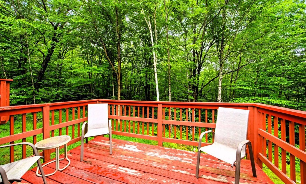 Stoneham Cabin | Mountain Magic | 2BR Condo w/Balcony & Fireplace
