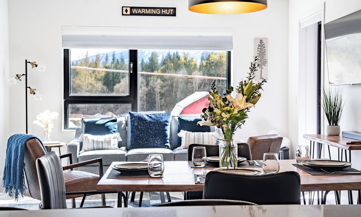 Revelstoke Condo | Mountain Retreat w/Private Hot Tub + Mountain Views near Revelstoke Mountain Resort