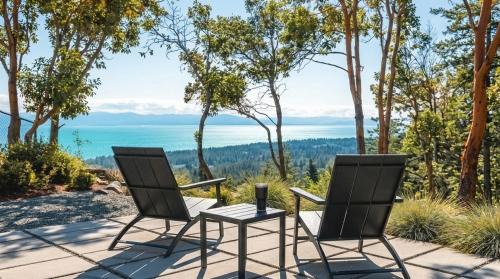 Regional District of Nanaimo House | Mountain Suite - Ocean View Fire Pit - Fully Equipped Kitchen - WD