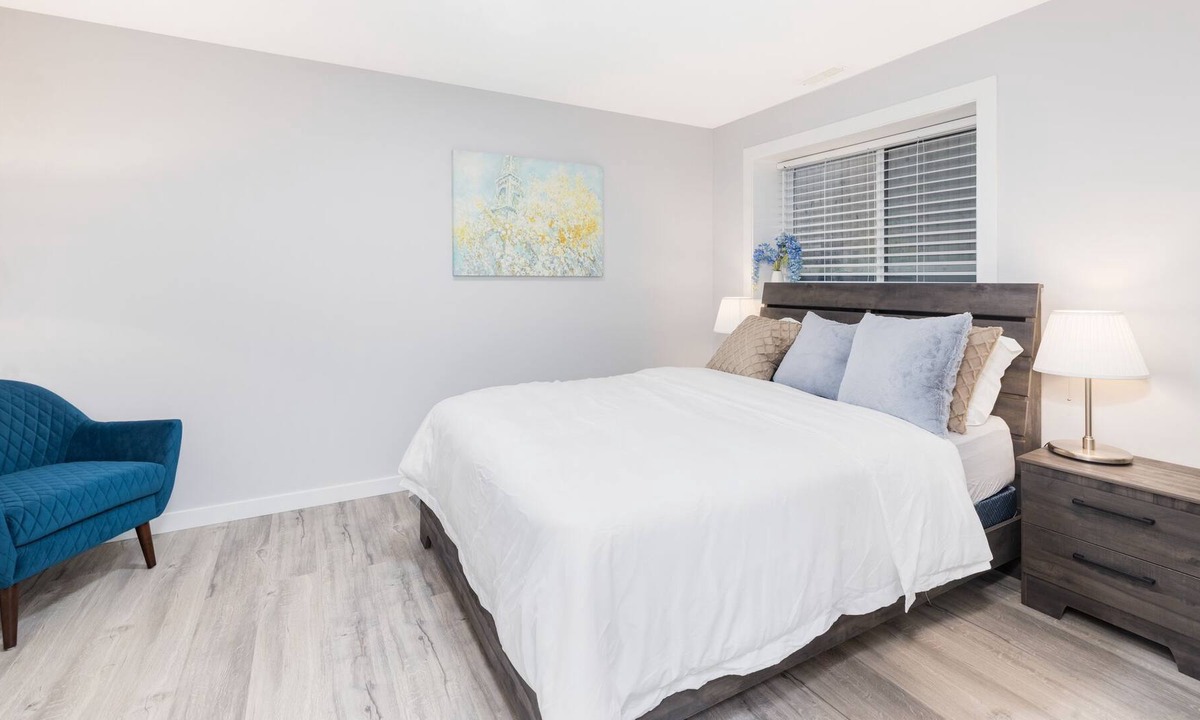 Sardis House | Mountain Views in an Exclusive Neighbourhood, Close to hot Springs/fishing Spots