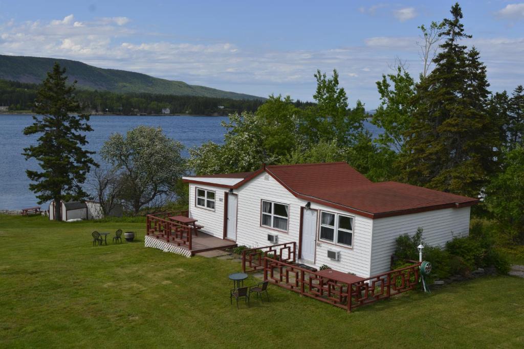Big Bras d'Or Ski Chalet | Mountain Vista Seaside Cottages