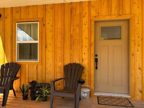 Strathcona House | Mountains Edge Bungalow