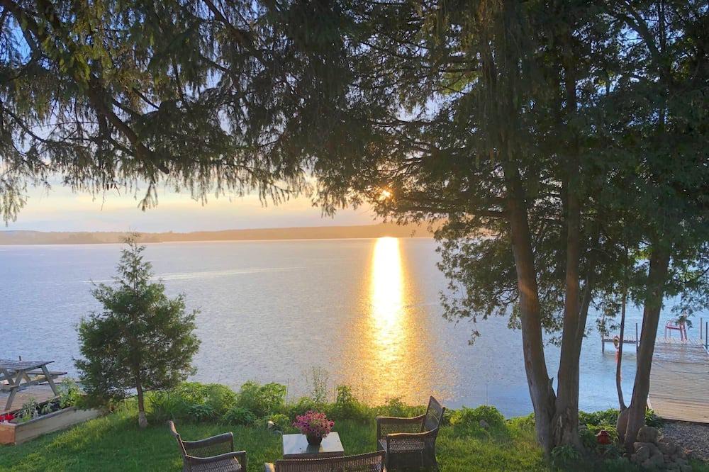 Rideau Lakes Ski Chalet | Mountainview Shores- Westport Ontario