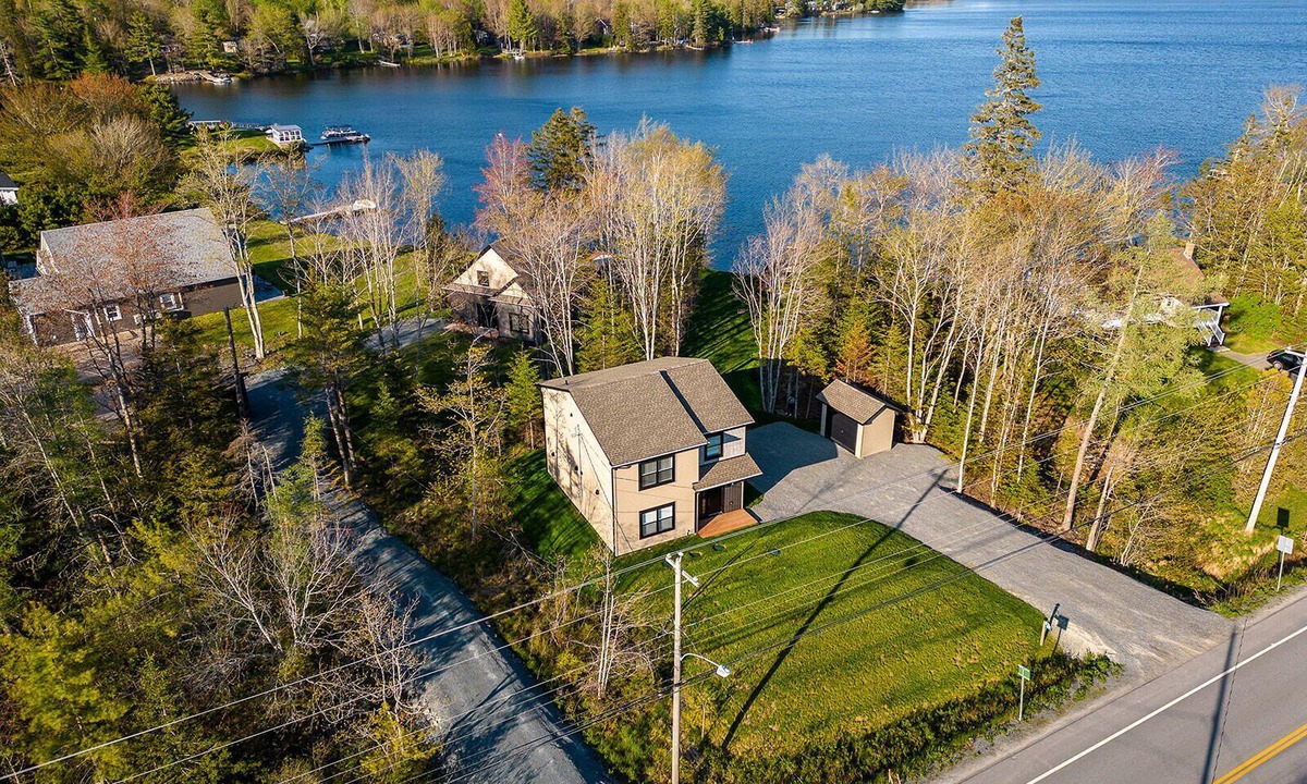 Mount Uniacke House | Mt Uniacke Lakeside Oasis with Hot Tub