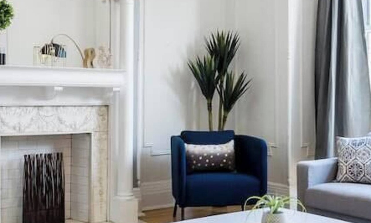 Mile End Apartment | MTLVR #08 | Bright and chic flat, terrace, A/C