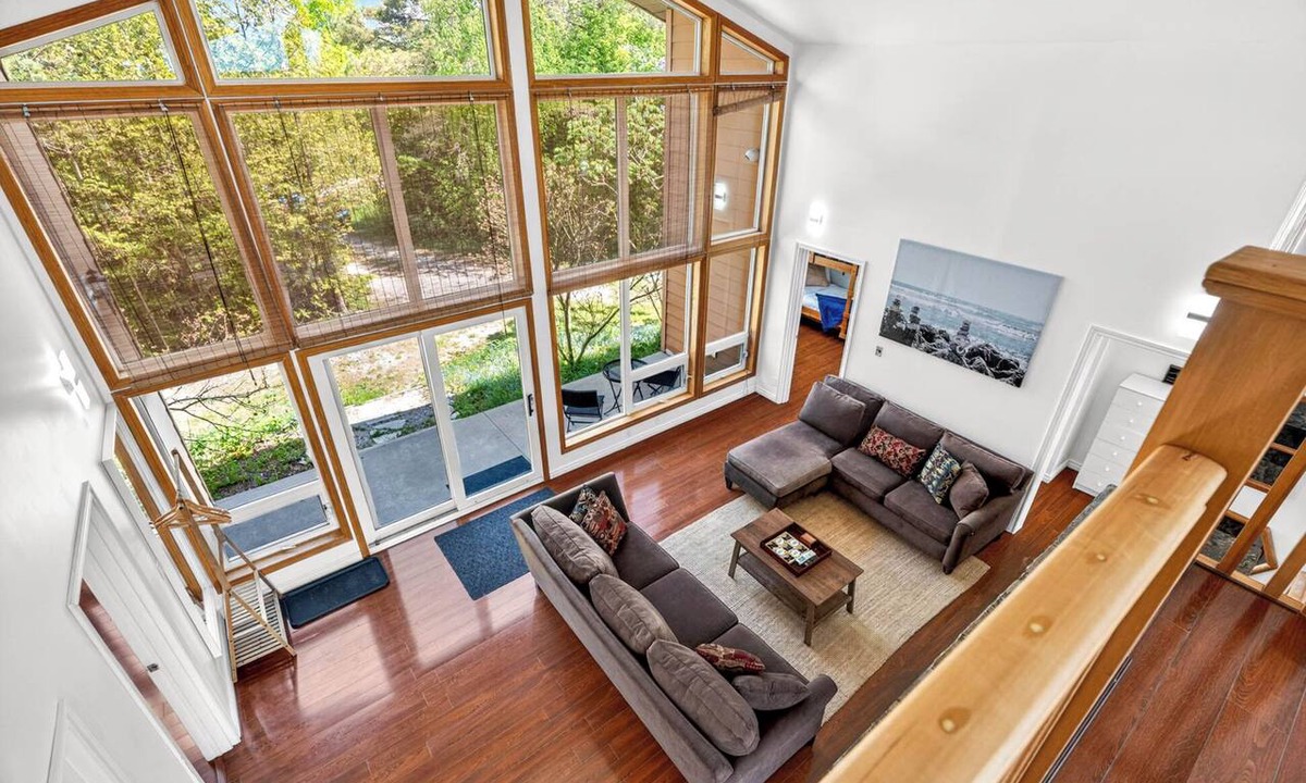 Ashfield-Colborne-Wawanosh Cottage | My Lake Paradise Lakefront Hottub