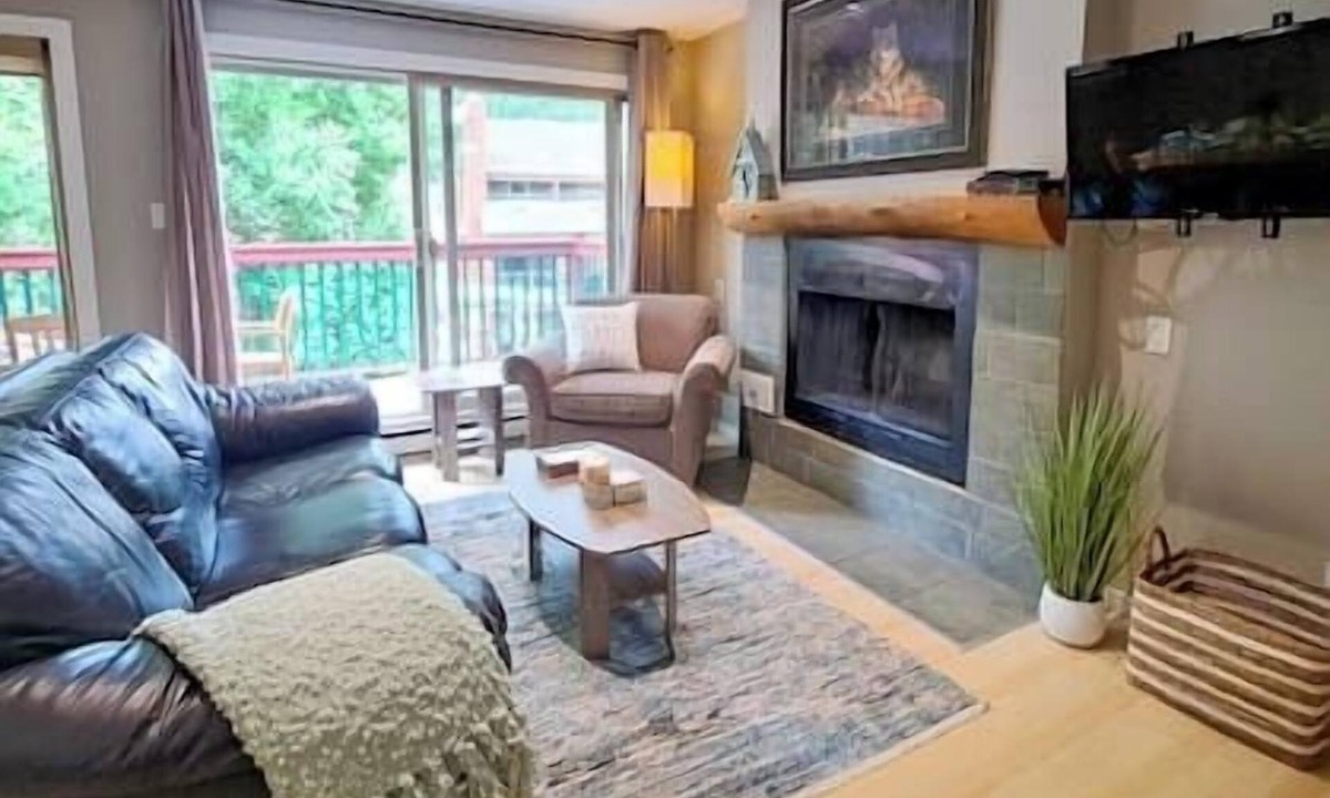 Panorama House | New Beds/AC/Pool & Hot Tub/Fireplace