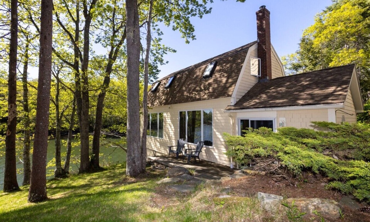 Isle of Springs House | New! Cute boathouse set right on the water