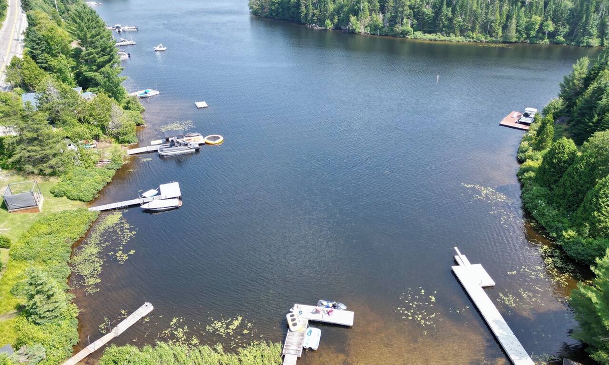 St-Adolphe-d'Howard House | NEW Luxury Lakefront Villa SPA Billiards Ping Pong