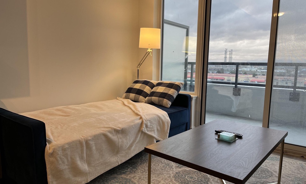 Pickering Condo | New Luxury Condo w/rooftop terrace pool by casino