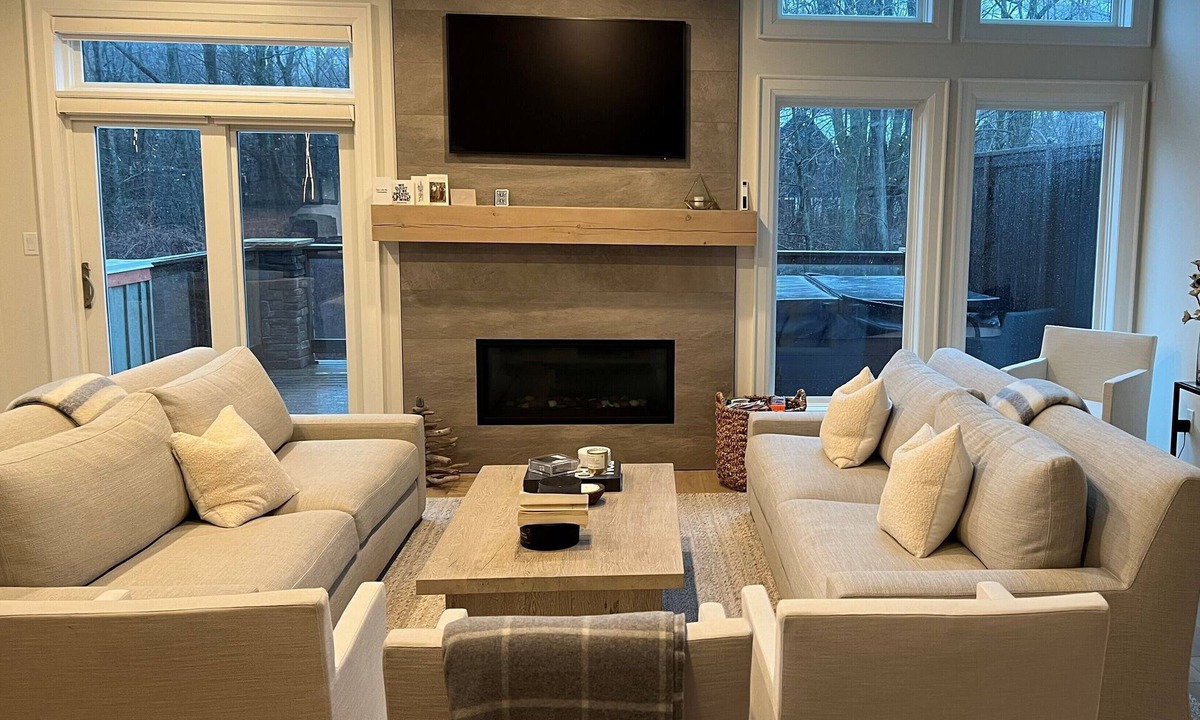 Craigleith House | Newly renovated townhome w/hotub , access to tennis and the beach