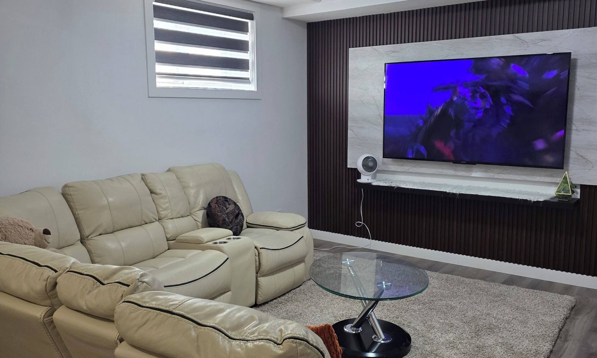 Northeast Edmonton House | Newly Built Elegant and spacious 2BR suite, Hotel comfort and home convenience