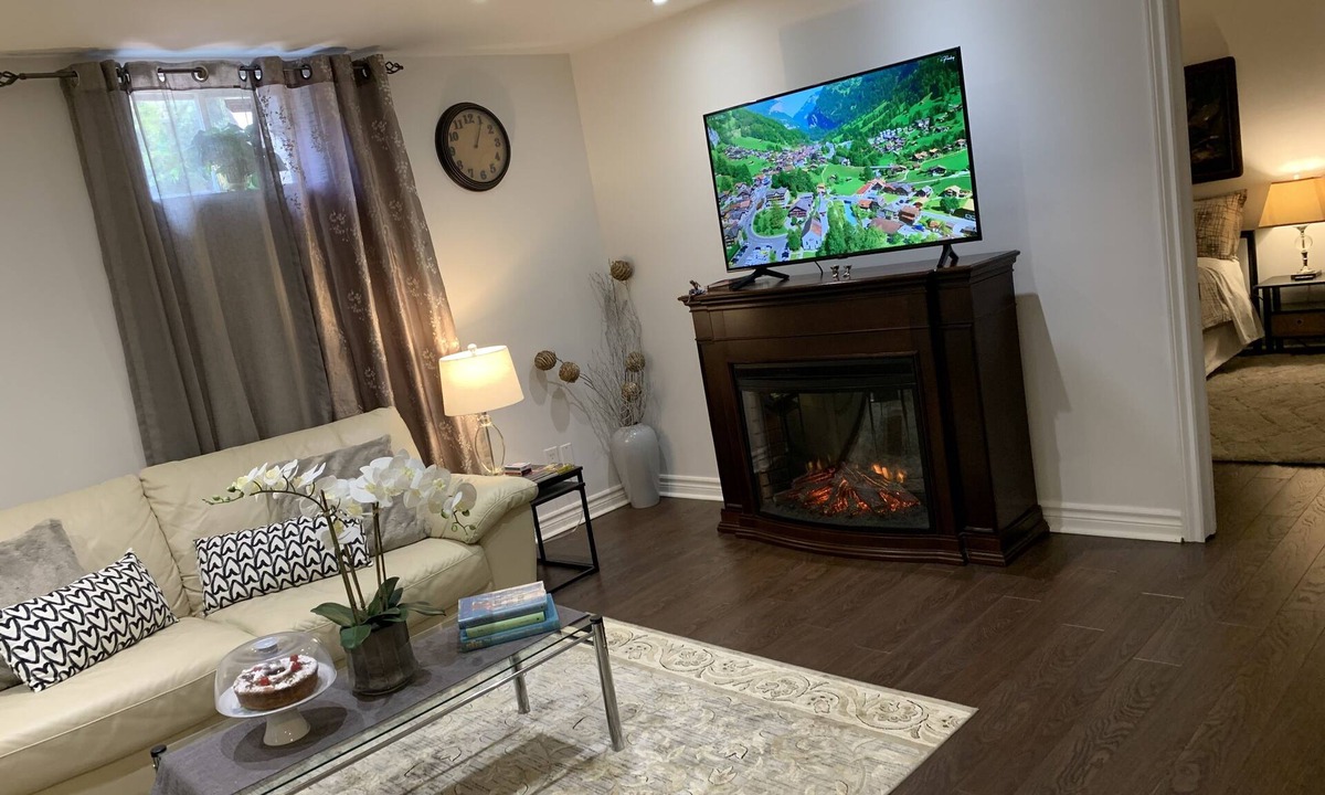 Richmond Hill Apartment | Newly Remodeled 2-Bedroom Luxury suit. Pet Friendly