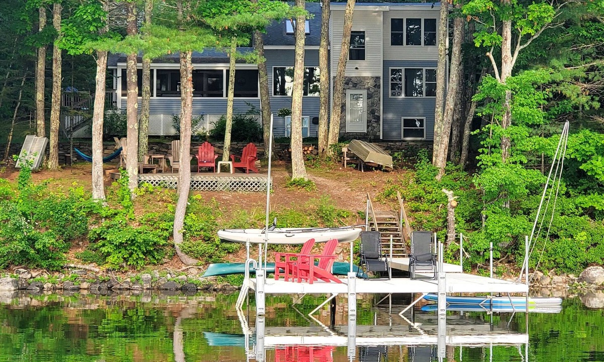 South Casco House | Newly Remodeled 5-BR Waterfront home on Sebago Lake – Spacious and Stunning!