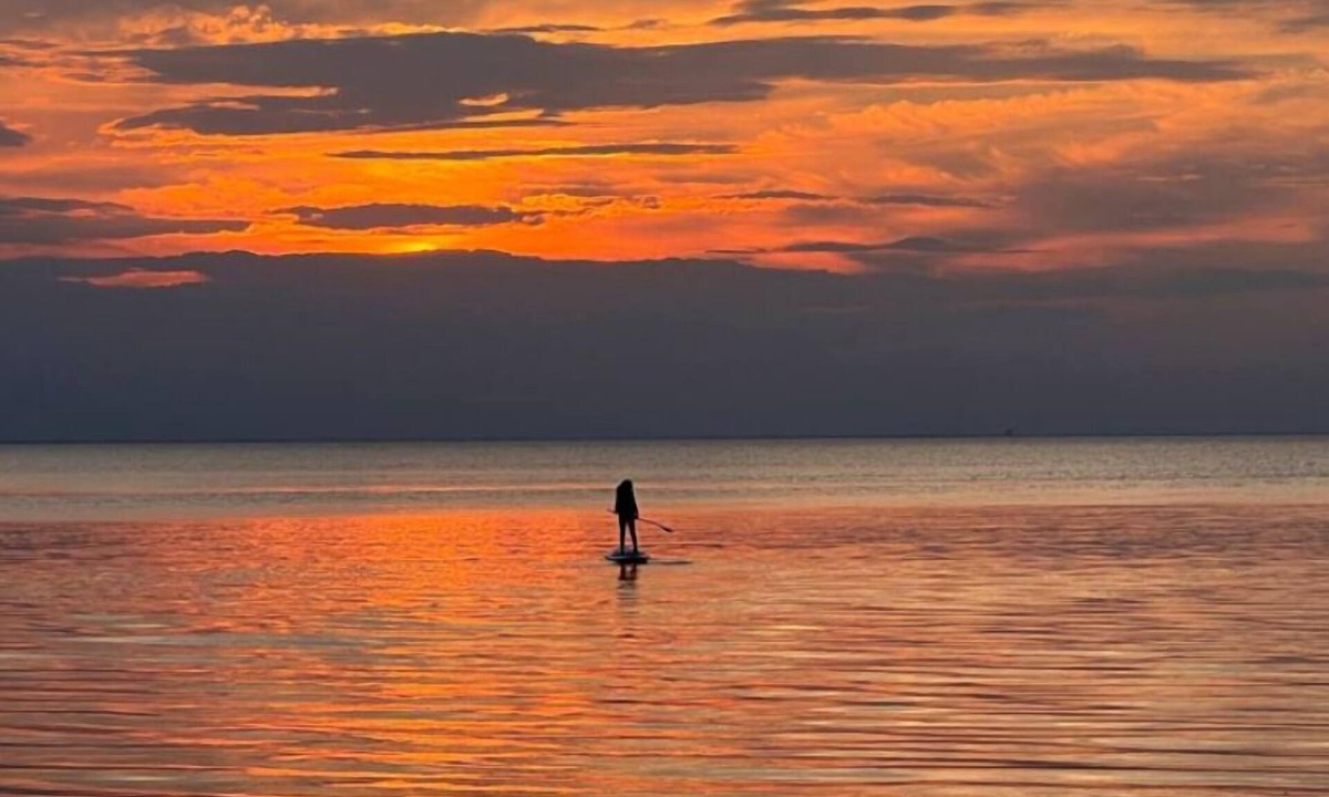 Pointe aux Roches Cottage | Newly Renovated Waterfront Cottage Lake St. Clair