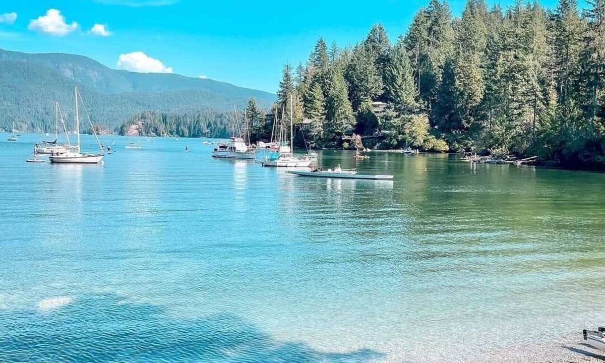 Deep Cove Apartment | Newly renovated modern home away from home. Steps away from Deep cove strip.