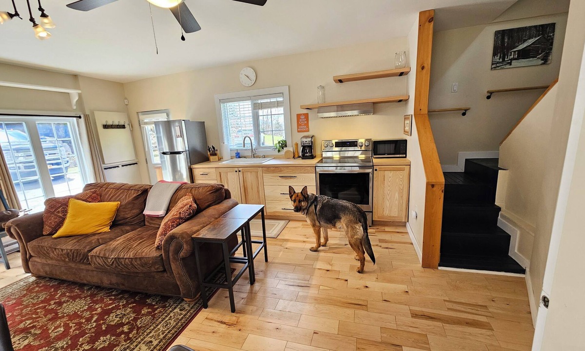 Bolton-Est Cottage | Newly Renovated Cozy Cottage with Wood Burning Stove - Sleeps up to 4
